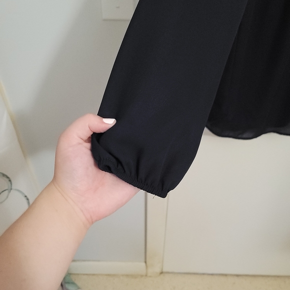 Cold Shoulder Blouse - Picture 3 of 5